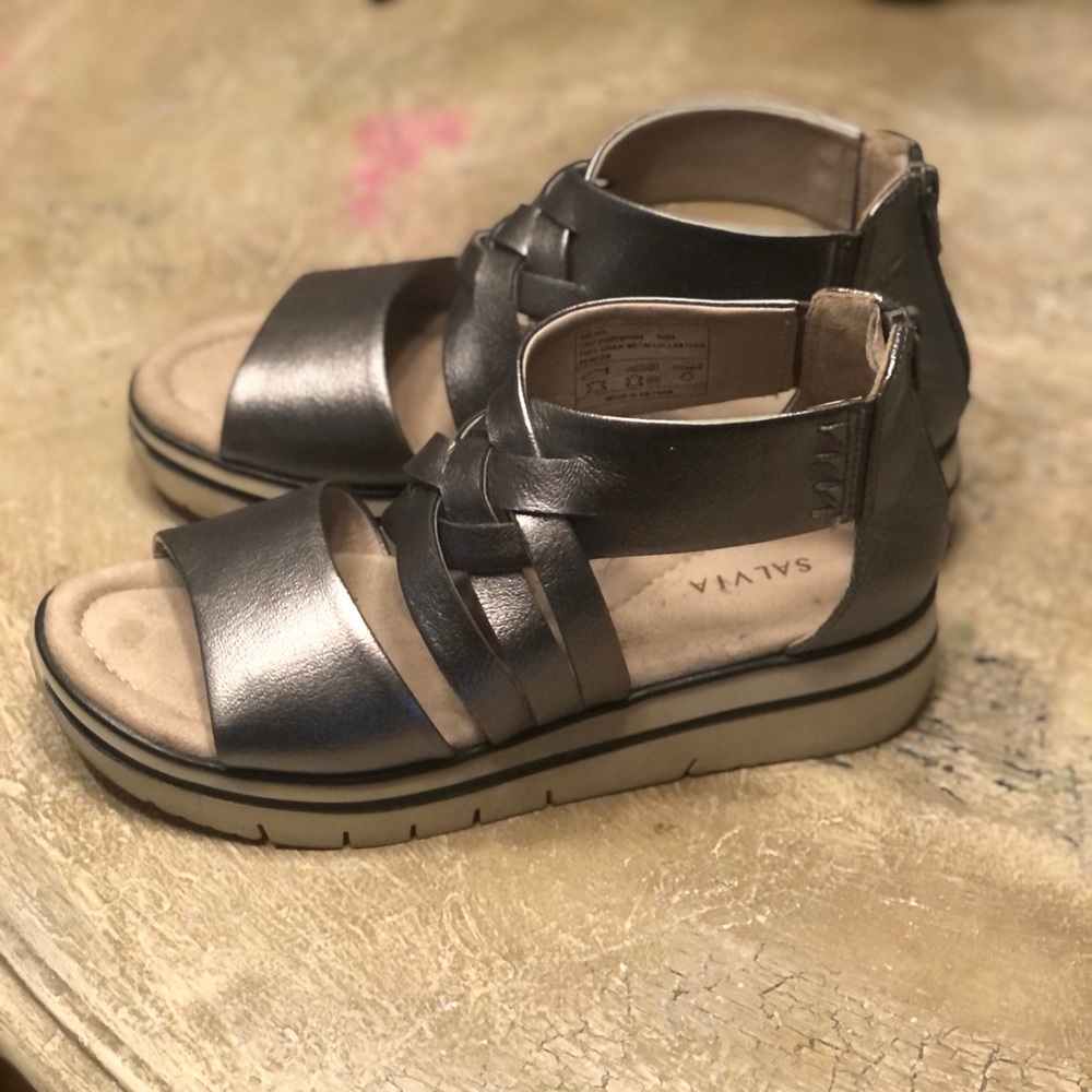🪩SANDALS 🪩 - Picture 3 of 10